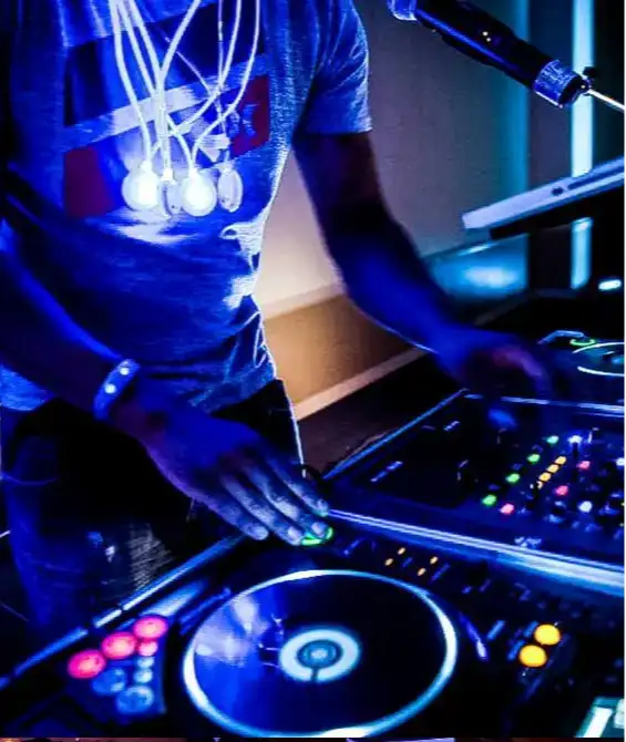 DJ / Entertainment service